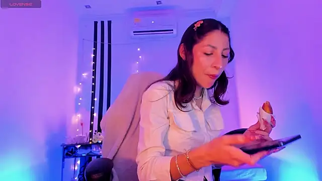 Gorgeous Team online show from February 21, 8:21 pm