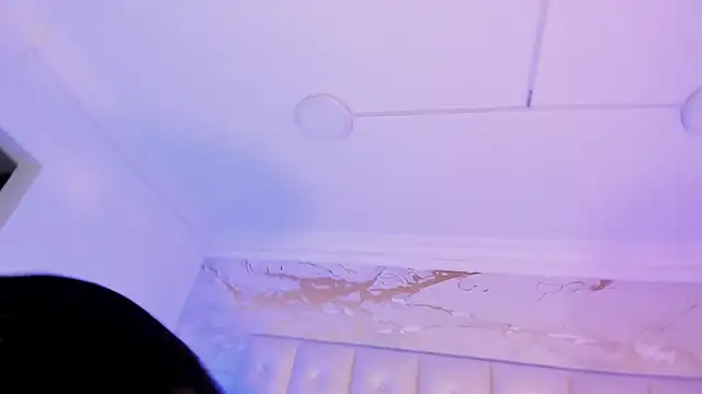 Snapshot of Gaby_Blaze chatting on December 5, 11:29 pm Gaby Blaze online show from December 5, 11:29 pm