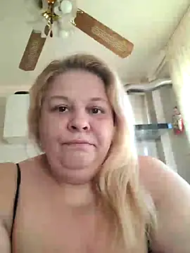 Snapshot of AriannaMilf chatting on September 24, 6:39 am AriannaMilf online show from September 24, 6:39 am