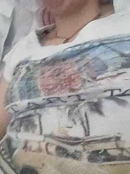 Snapshot of bruna_safadinhaa chatting on February 25, 2:33 pm bruna safadinhaa online show from February 25, 2:33 pm