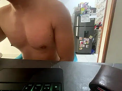 Snapshot of andresmb12 chatting on October 28, 1:25 pm andresmb12 online show from October 28, 1:25 pm