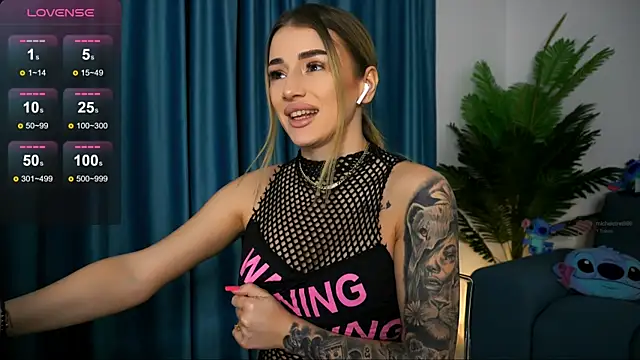 AishaCarter online show from February 3, 6:28 pm