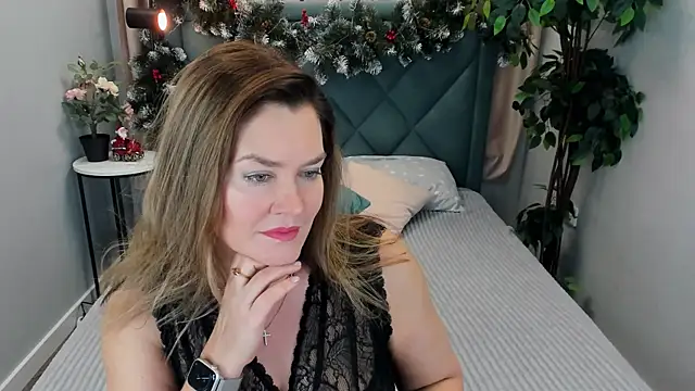 Snapshot of Adele_Russo chatting on December 18, 4:06 pm Adele Russo online show from December 18, 4:06 pm