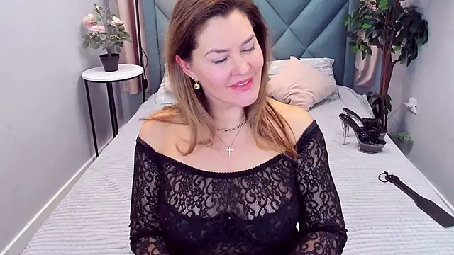 Snapshot of Adele_Russo chatting on January 19, 7:26 pm Adele Russo online show from January 19, 7:26 pm