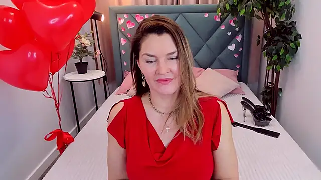 Snapshot of Adele_Russo chatting on February 13, 7:10 pm Adele Russo online show from February 13, 7:10 pm