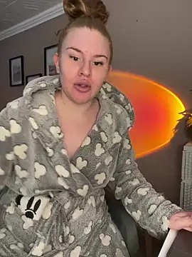 Snapshot of alexababy chatting on January 6, 11:36 am alexababy online show from January 6, 11:36 am