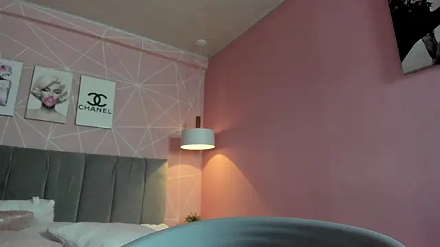 dolly zoe online show from January 22, 5:48 am