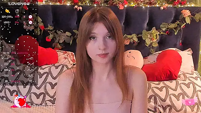 Snapshot of AliceLanley chatting on February 19, 2:34 pm AliceLanley online show from February 19, 2:34 pm