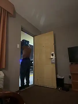 Stressreliever82 online show from March 31, 7:09 am