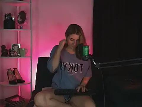 Snapshot of Dakotaa_ chatting on March 18, 3:53 am Dakotaa  online show from March 18, 3:53 am