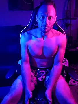 Funwithbrad1 online show from December 11, 10:47 am