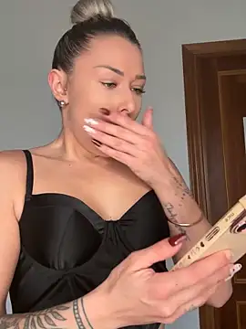 petrouchkaaa  online show from February 12, 9:04 am