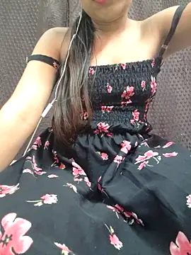 Snapshot of Roshni_98 chatting on March 1, 9:18 am Roshni 98 online show from March 1, 9:18 am