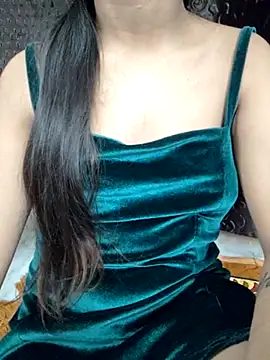 Snapshot of Roshni_98 chatting on March 1, 3:49 pm Roshni 98 online show from March 1, 3:49 pm