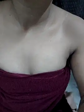 Snapshot of Roshni_98 chatting on March 19, 12:34 pm Roshni 98 online show from March 19, 12:34 pm