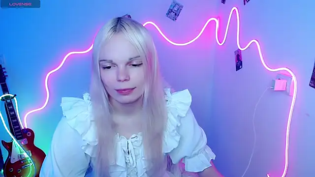 Emily Nyaffee online show from October 27, 6:45 pm