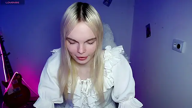 Emily Nyaffee online show from December 17, 6:36 pm