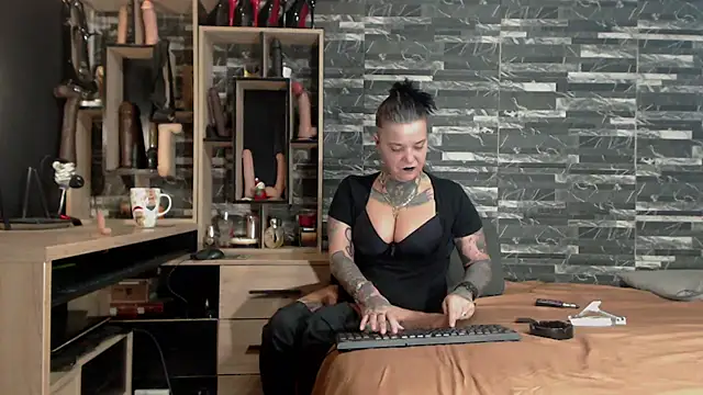 Mistress Miry online show from January 12, 1:32 am