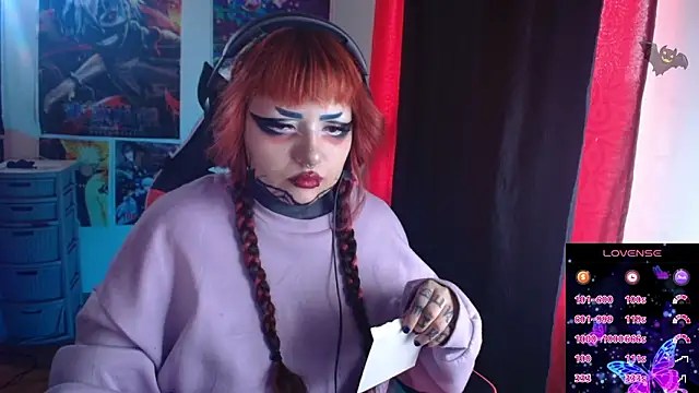 Snapshot of linda_mort chatting on February 16, 9:33 pm linda mort online show from February 16, 9:33 pm