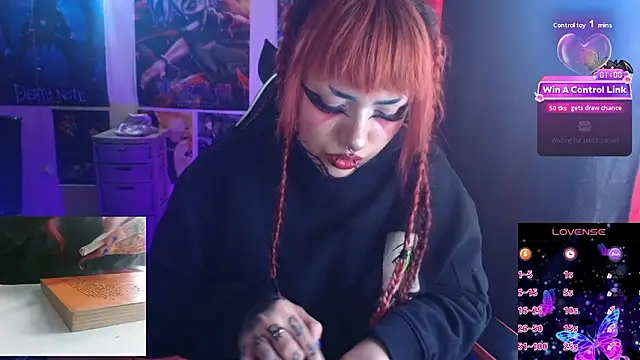 Snapshot of linda_mort chatting on February 19, 8:27 pm linda mort online show from February 19, 8:27 pm