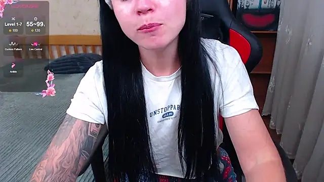 JuicyJess online show from November 6, 8:32 pm