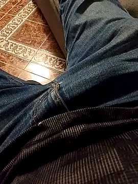 Snapshot of hotman8209 chatting on October 28, 3:32 am hotman8209 online show from October 28, 3:32 am