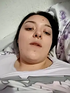 Snapshot of Chubbygrl20 chatting on November 6, 12:44 am Chubbygrl20 online show from November 6, 12:44 am