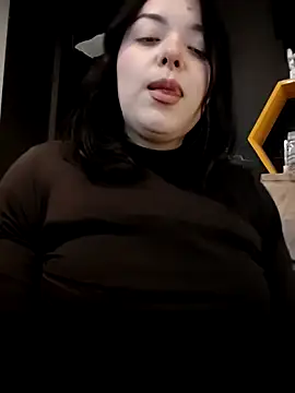 Snapshot of Chubbygrl20 chatting on November 7, 12:43 am Chubbygrl20 online show from November 7, 12:43 am