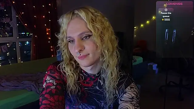 Snapshot of Lori_Myaf chatting on February 22, 5:46 pm Lori Myaf online show from February 22, 5:46 pm