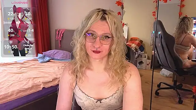 Snapshot of Lori_Myaf chatting on October 7, 2:14 pm Lori Myaf online show from October 7, 2:14 pm