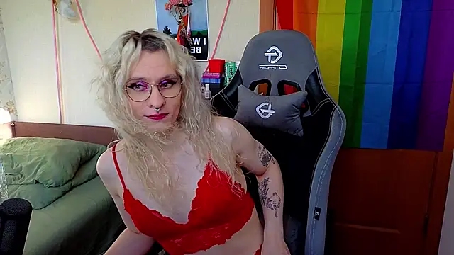 Snapshot of Lori_Myaf chatting on July 15, 3:06 pm Lori Myaf online show from July 15, 3:06 pm