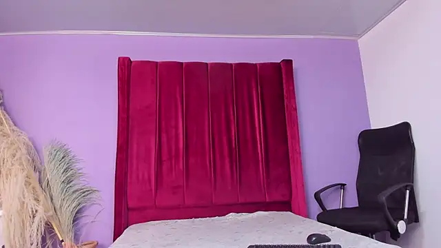 Snapshot of Shanelle__ chatting on May 7, 2:44 pm Shanelle online show from May 7, 2:44 pm