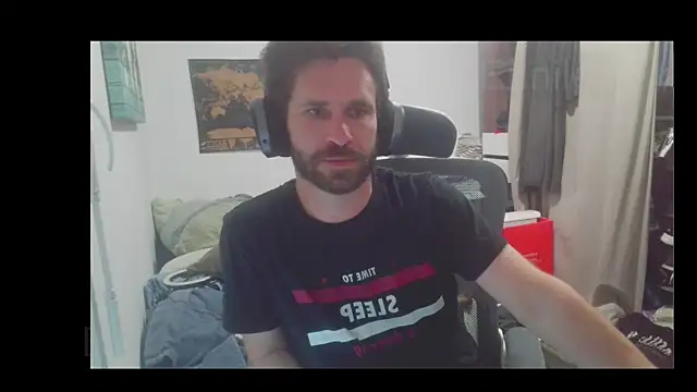 Snapshot of EunileDiff chatting on May 30, 5:32 pm EunileDiff online show from May 30, 5:32 pm