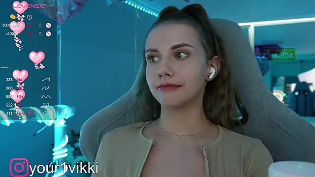 Vikki Cheese online show from December 10, 10:05 pm