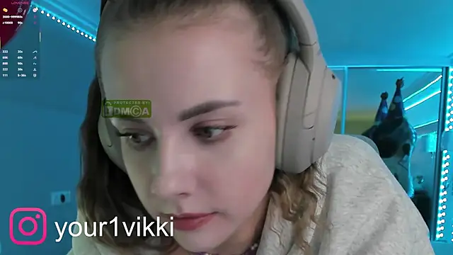 Snapshot of Vikki_Cheese chatting on February 13, 1:37 pm Vikki Cheese online show from February 13, 1:37 pm