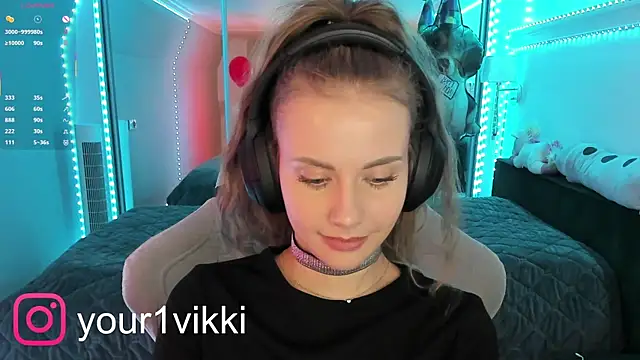 Snapshot of Vikki_Cheese chatting on February 28, 6:20 pm Vikki Cheese online show from February 28, 6:20 pm