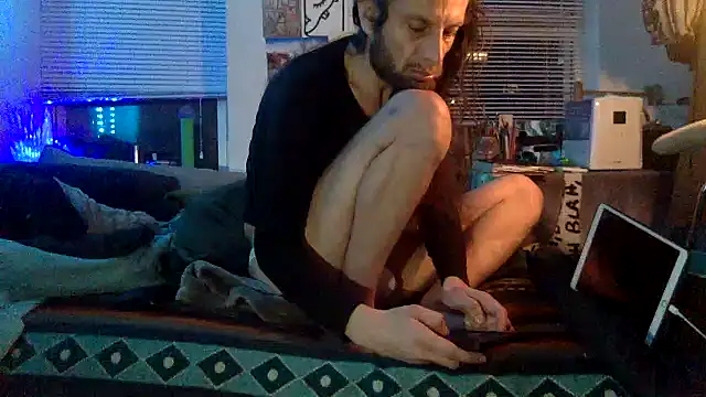 Snapshot of DownstairsSky chatting on December 22, 2:49 am DownstairsSky online show from December 22, 2:49 am