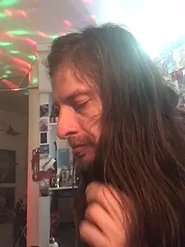 Snapshot of DownstairsSky chatting on January 15, 1:34 am DownstairsSky online show from January 15, 1:34 am