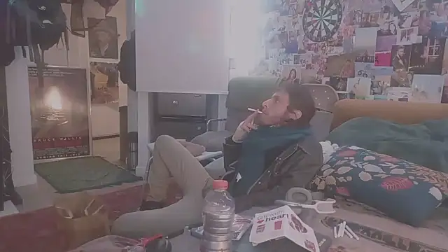 Snapshot of DownstairsSky chatting on February 10, 4:30 am DownstairsSky online show from February 10, 4:30 am