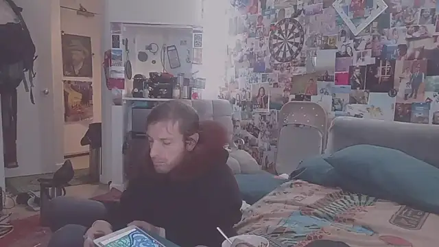 Snapshot of DownstairsSky chatting on February 25, 3:42 am DownstairsSky online show from February 25, 3:42 am