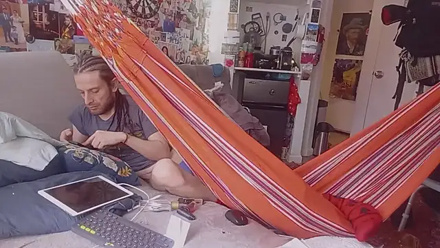 Snapshot of DownstairsSky chatting on March 16, 1:17 pm DownstairsSky online show from March 16, 1:17 pm