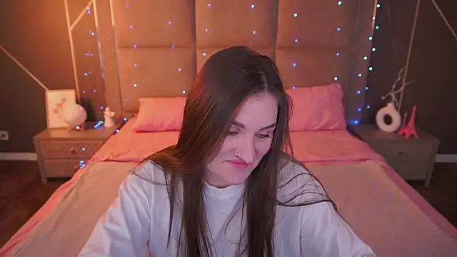 EmmyCharmm online show from February 10, 7:01 am