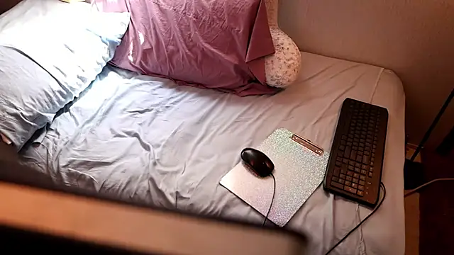 xxpixeyxx online show from September 23, 6:22 pm