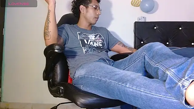 FuckHardlove online show from December 3, 2:16 pm