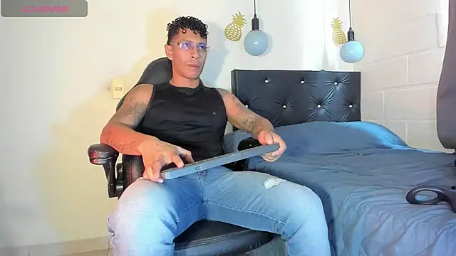 FuckHardlove online show from December 19, 6:34 pm