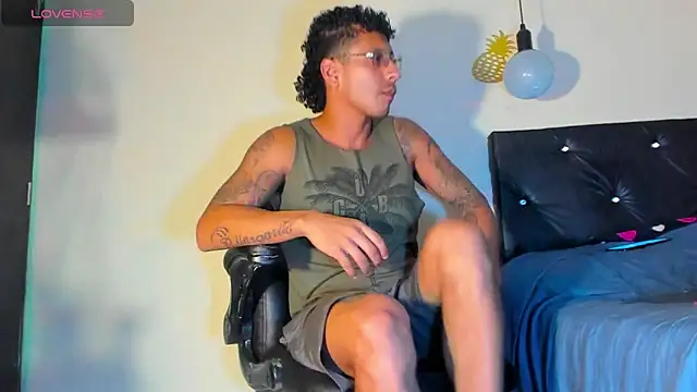 FuckHardlove online show from December 29, 12:30 am