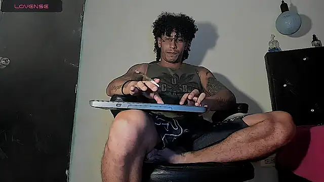 FuckHardlove online show from November 25, 2:00 am