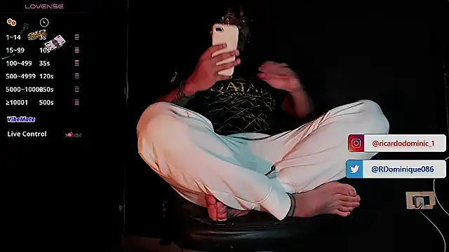 FuckHardlove online show from January 17, 4:39 am