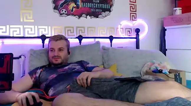 Snapshot of erotico69xxx chatting on March 13, 5:18 pm erotico69xxx online show from March 13, 5:18 pm