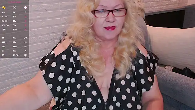 Snapshot of Marina_Yourangel chatting on July 1, 7:02 pm Marina Yourangel online show from July 1, 7:02 pm